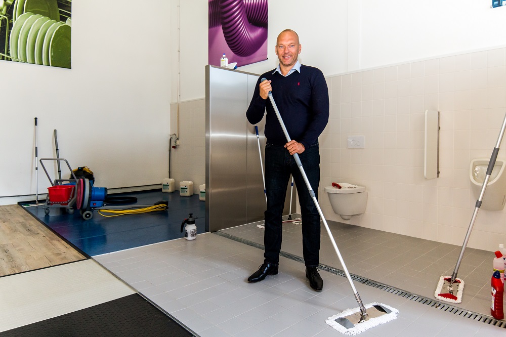 “Investeren in middelen en materiaal levert winst op voor personeel en kwaliteit” Crohill Pim Hilgerdenaar Smart Cleaning
