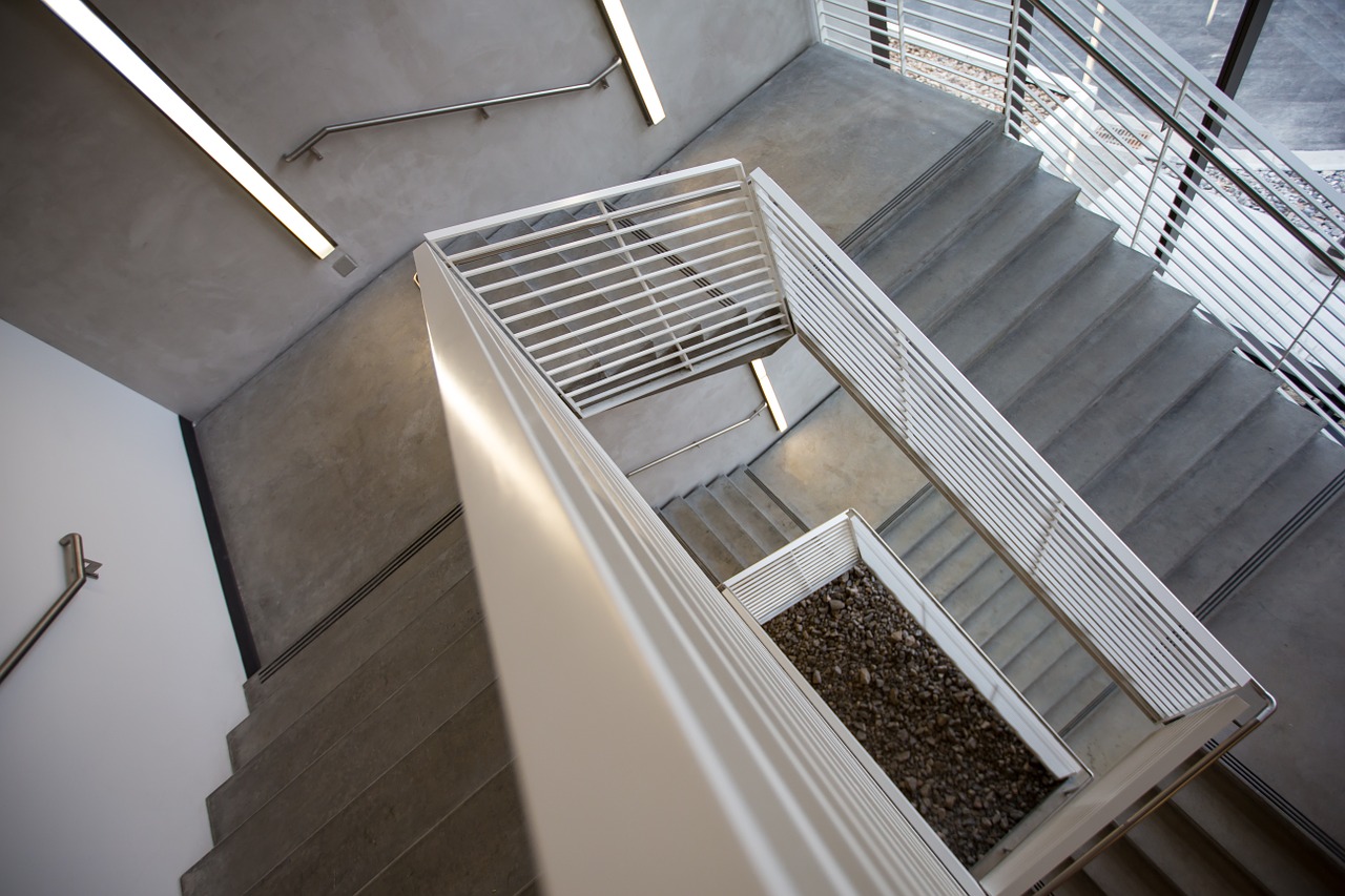 Rowinkel stair-well smart cleaning Crohill