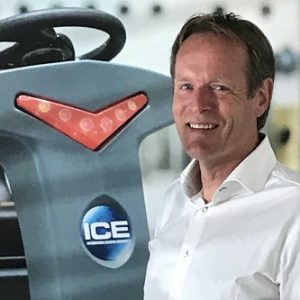 Product Specialist Rental ICE Benelux Dick Altena: "Met ons Rental-concept zijn klanten voor een vaste prijs per maand verzekerd van werkende schoonmaakmachines. Er zijn geen verborgen kosten."